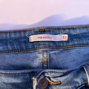 Levi’s 715 distressed Bootcut jeans. Size 33R (16)